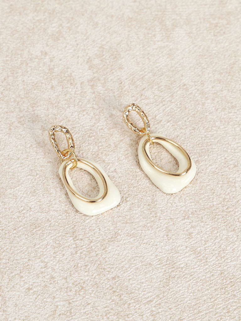 White Overlapping Geometric Earrings